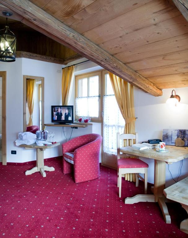 Hotel Garni San Nicolo Поцца-ди-Фасса Экстерьер фото